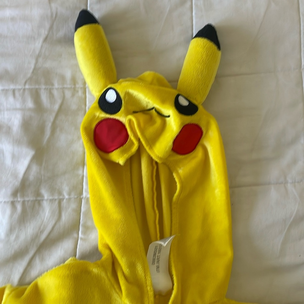 Pokemon Pitachu costume